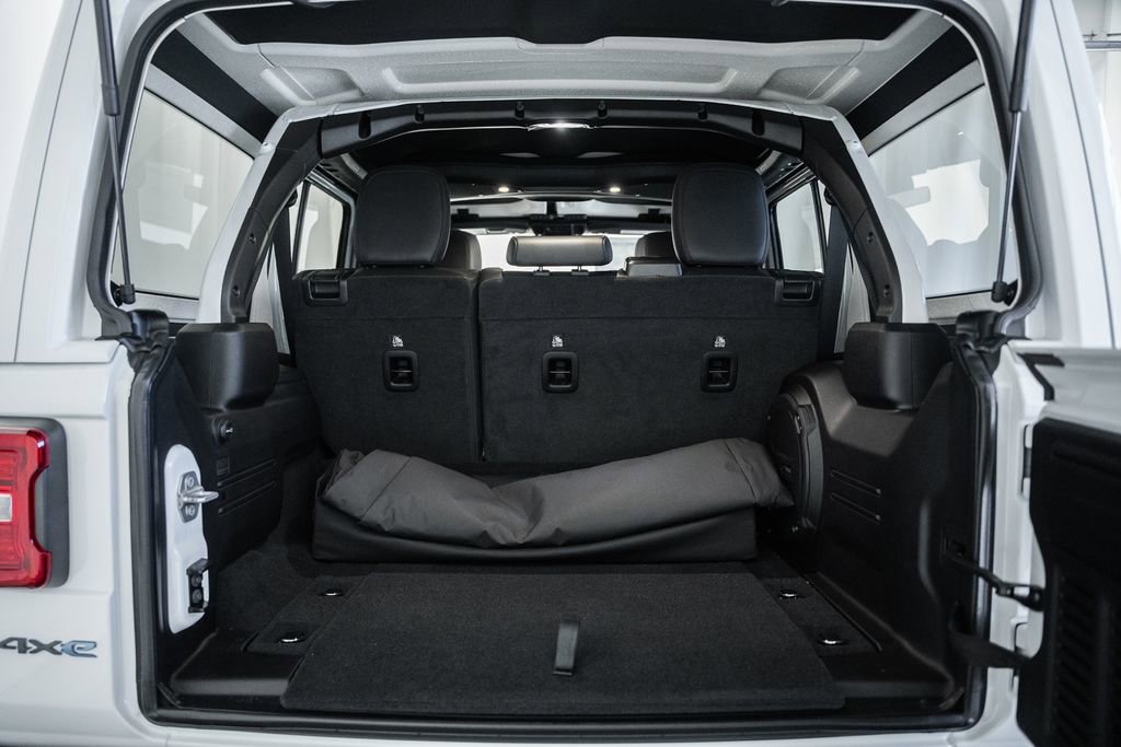 New 2025 Jeep Wrangler Unlimited Rubicon 4xe image 8