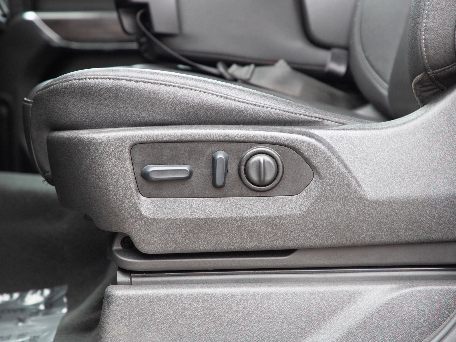 Used 2022 Chevrolet Silverado 2500 LTZ w/ Gooseneck/5TH Wheel Package image 24