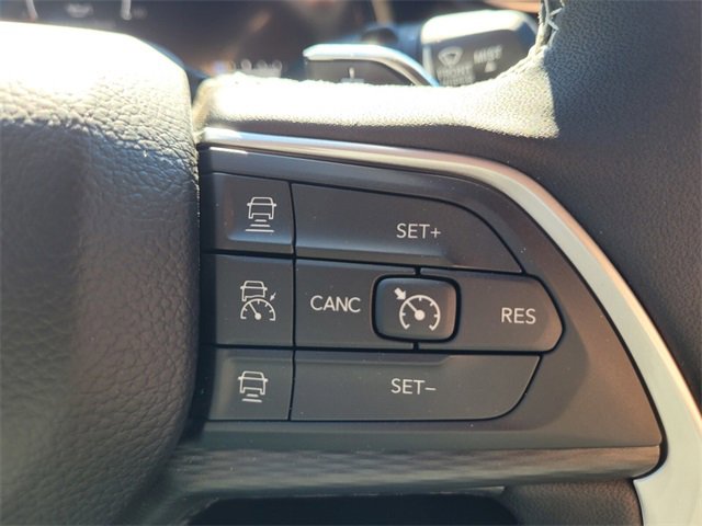 Used 2025 Jeep Grand Cherokee Altitude image 23