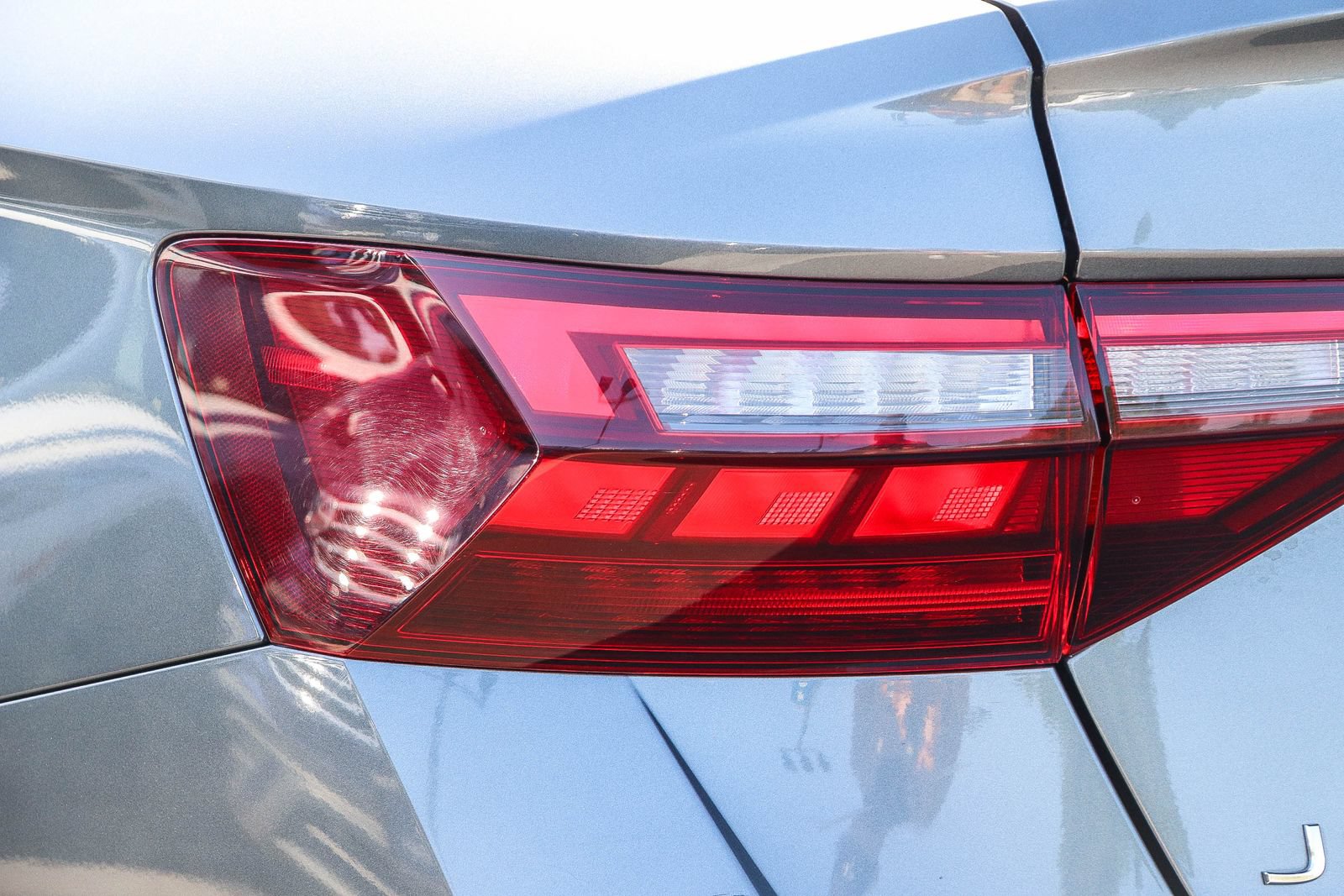 Used 2024 Volkswagen Jetta SE FWD image 9