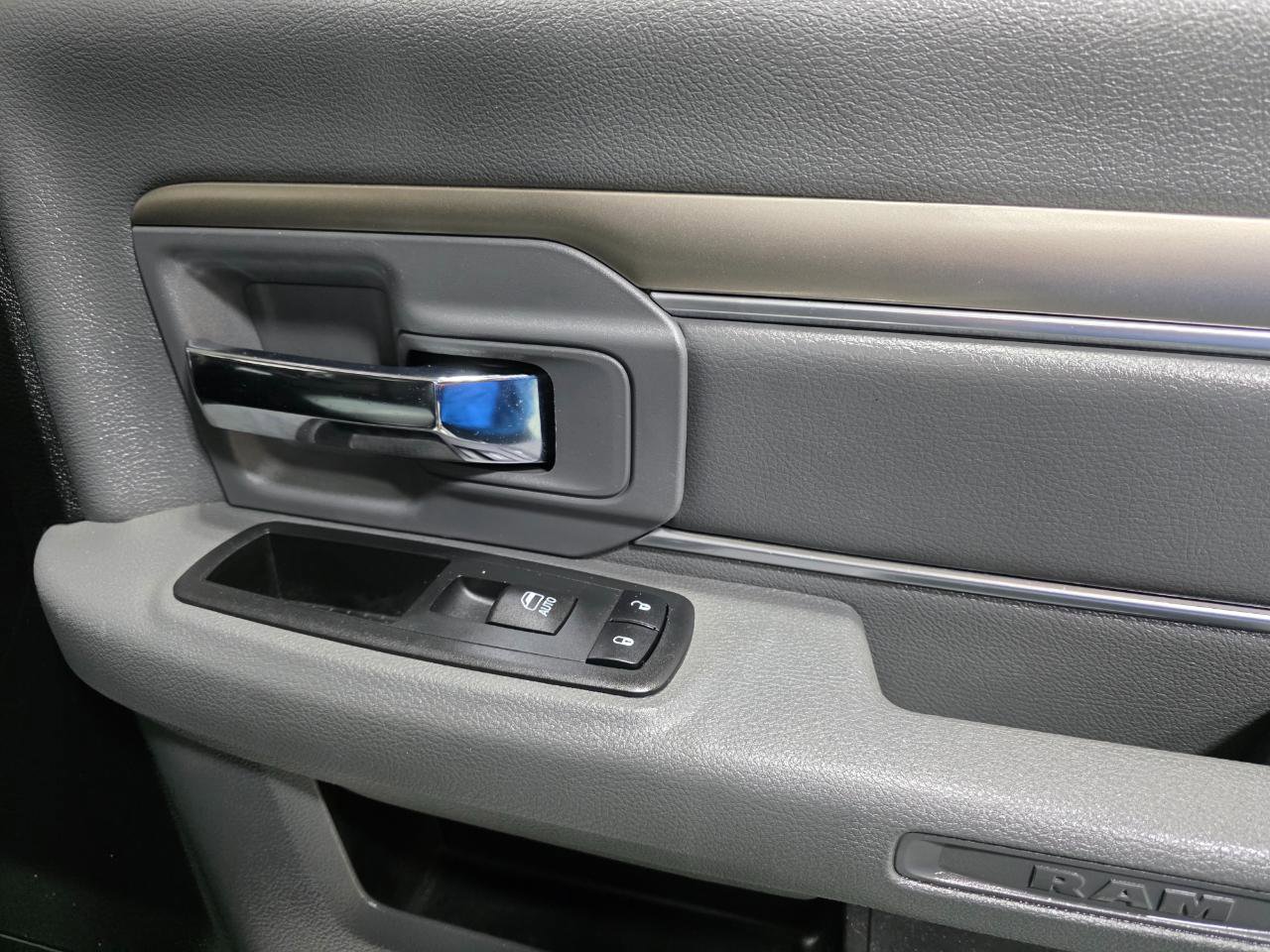 Used 2017 RAM 2500 SLT image 27