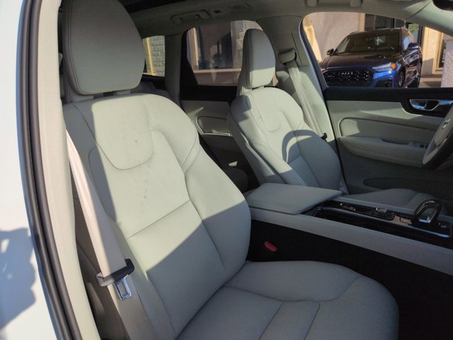 Used 2025 Volvo XC60 T8 Plus w/ Protection Package Premier AWD/4WD image 21