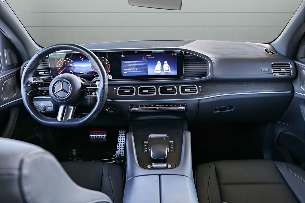Used 2025 Mercedes-Benz GLS 450 4MATIC image 23