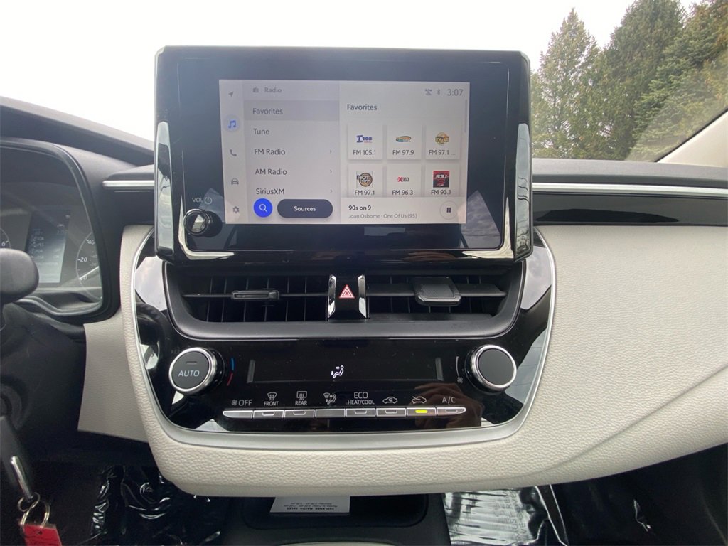 Used 2025 Toyota Corolla LE image 17