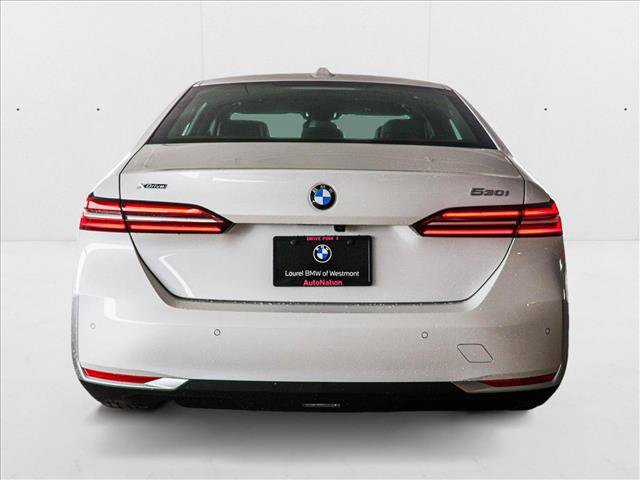 Used 2025 BMW 530i xDrive image 6