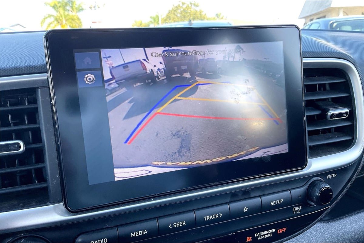 Used 2024 Hyundai Venue SE FWD image 20