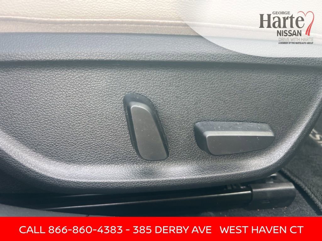 Used 2024 Genesis G70 2.5T image 43