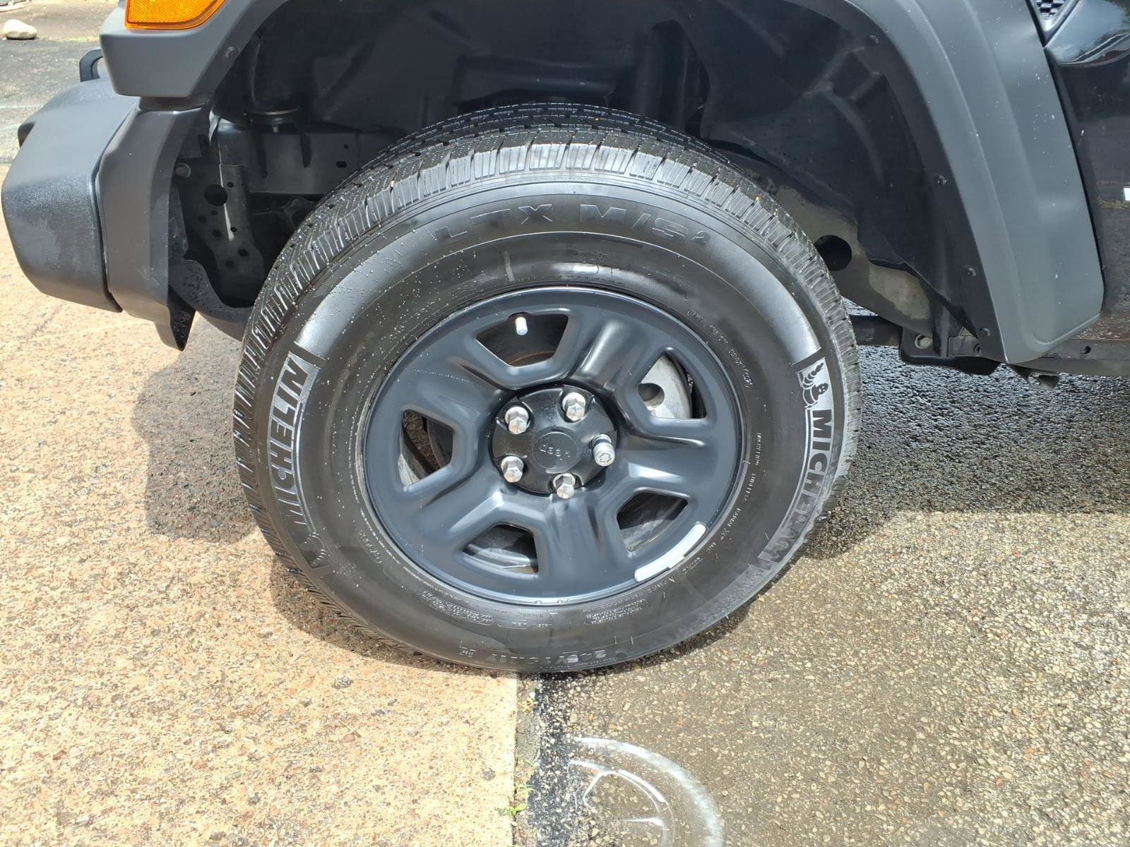 Used 2021 Jeep Wrangler Sport AWD/4WD image 4
