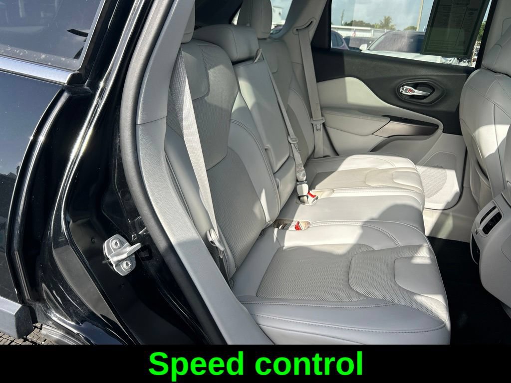 Certified 2021 Jeep Cherokee Latitude Lux w/ Sun & Sound Group FWD image 29