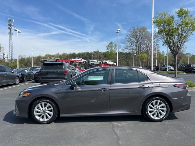 Used 2024 Toyota Camry LE w/ Convenience Package image 8