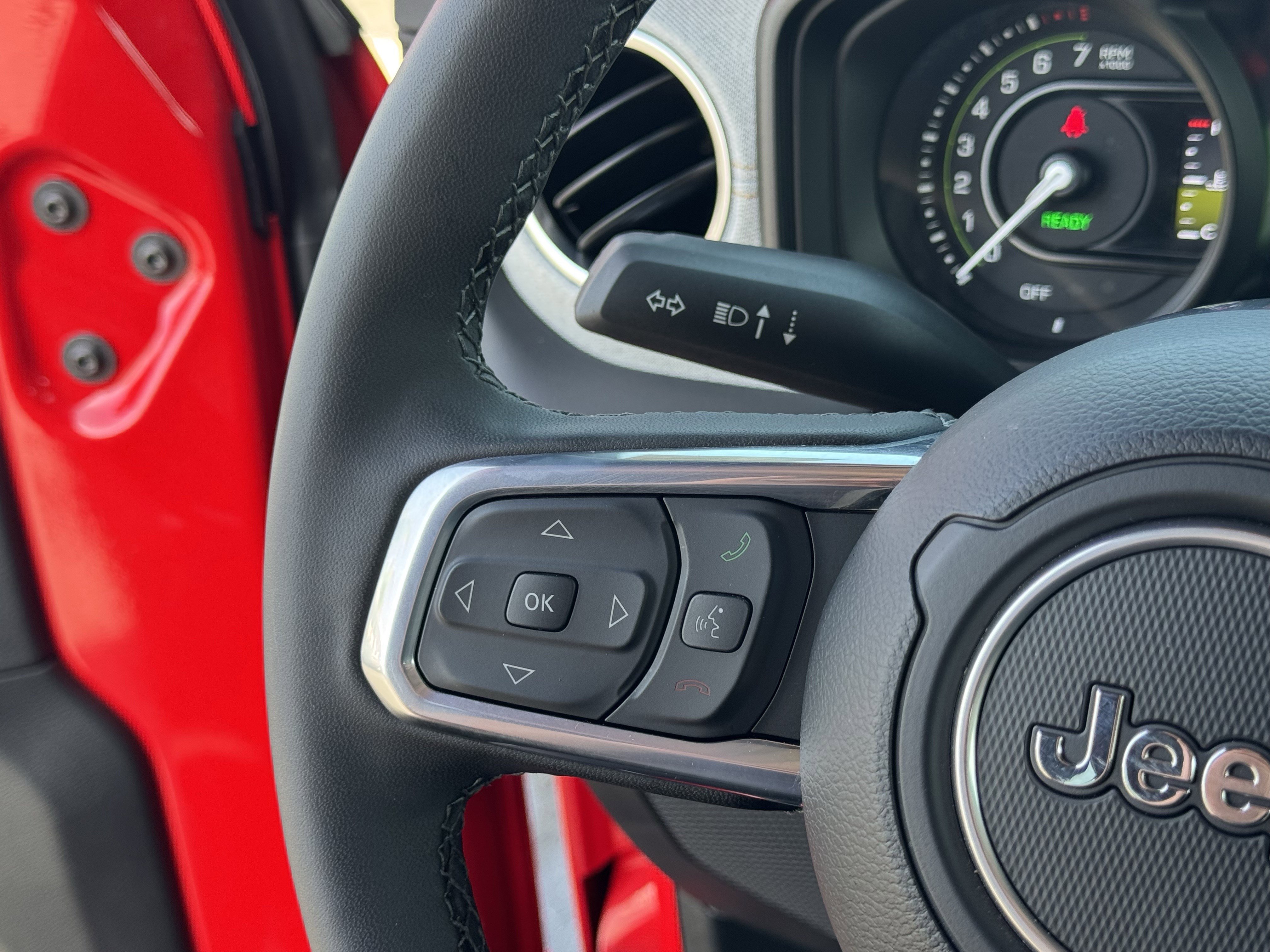 Used 2025 Jeep Wrangler Sahara w/ Safety Group image 28