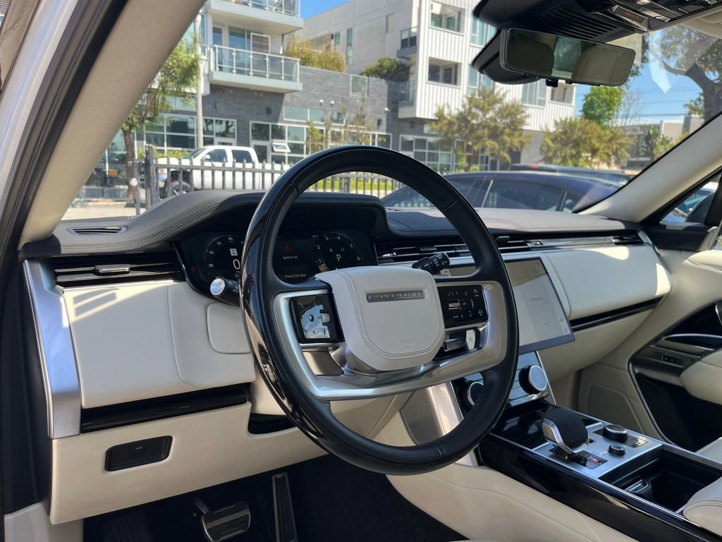 Used 2023 Land Rover Range Rover Long Wheelbase SE image 26