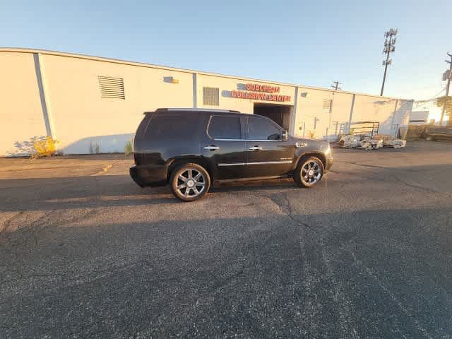 Used 2011 Cadillac Escalade Premium AWD/4WD image 22