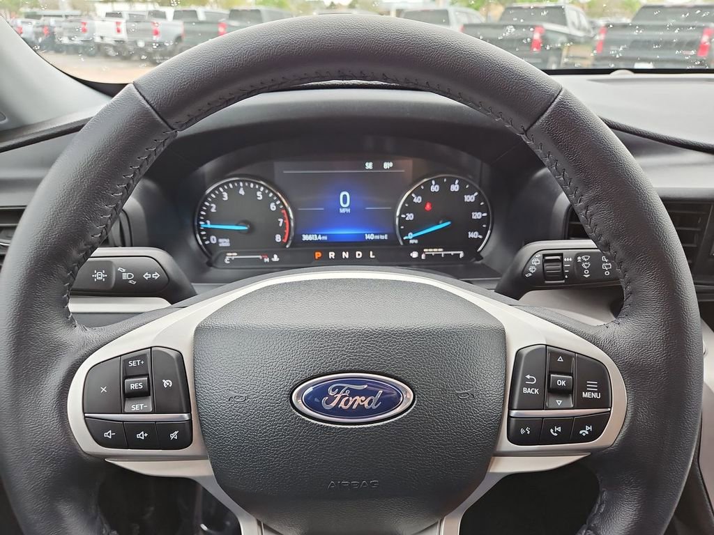 Used 2023 Ford Explorer XLT image 17