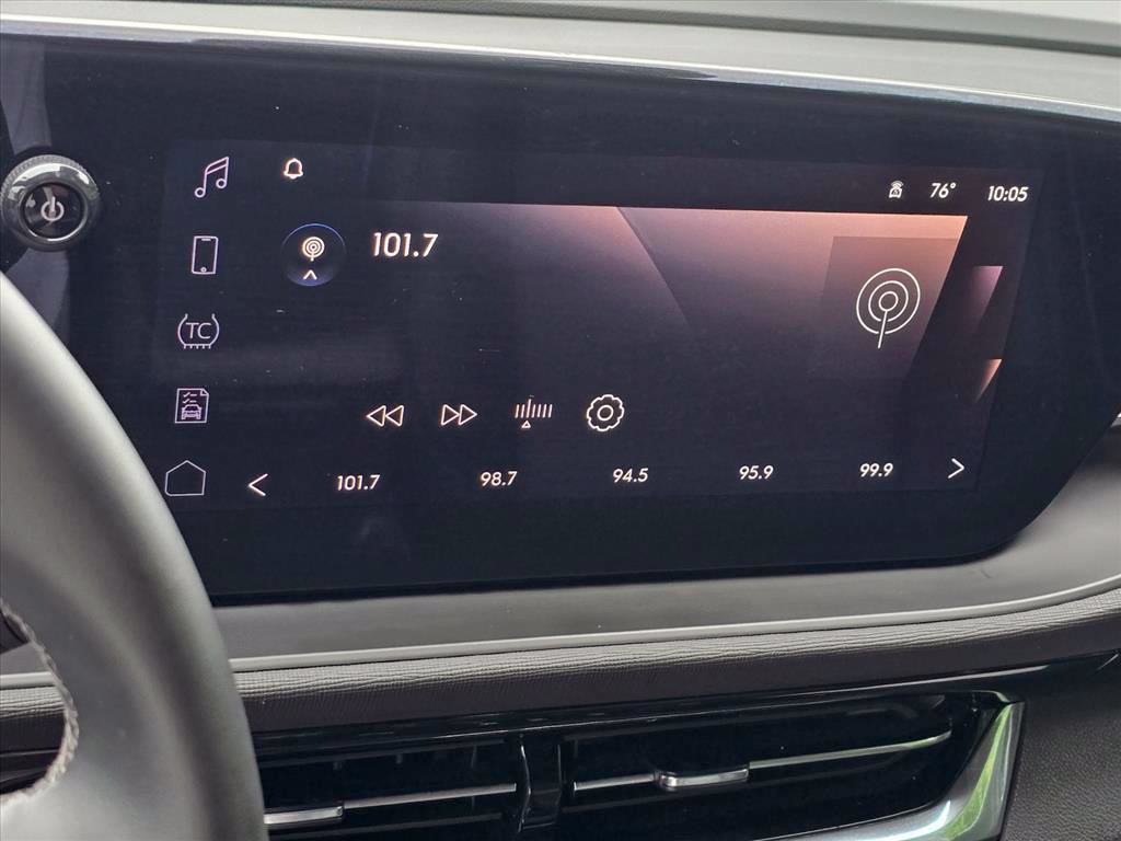 Used 2025 Buick Envista Sport Touring FWD image 4