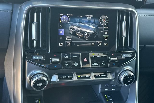 New 2026 Lexus LX 600 4WD w/ Accessory Package (2T) image 19