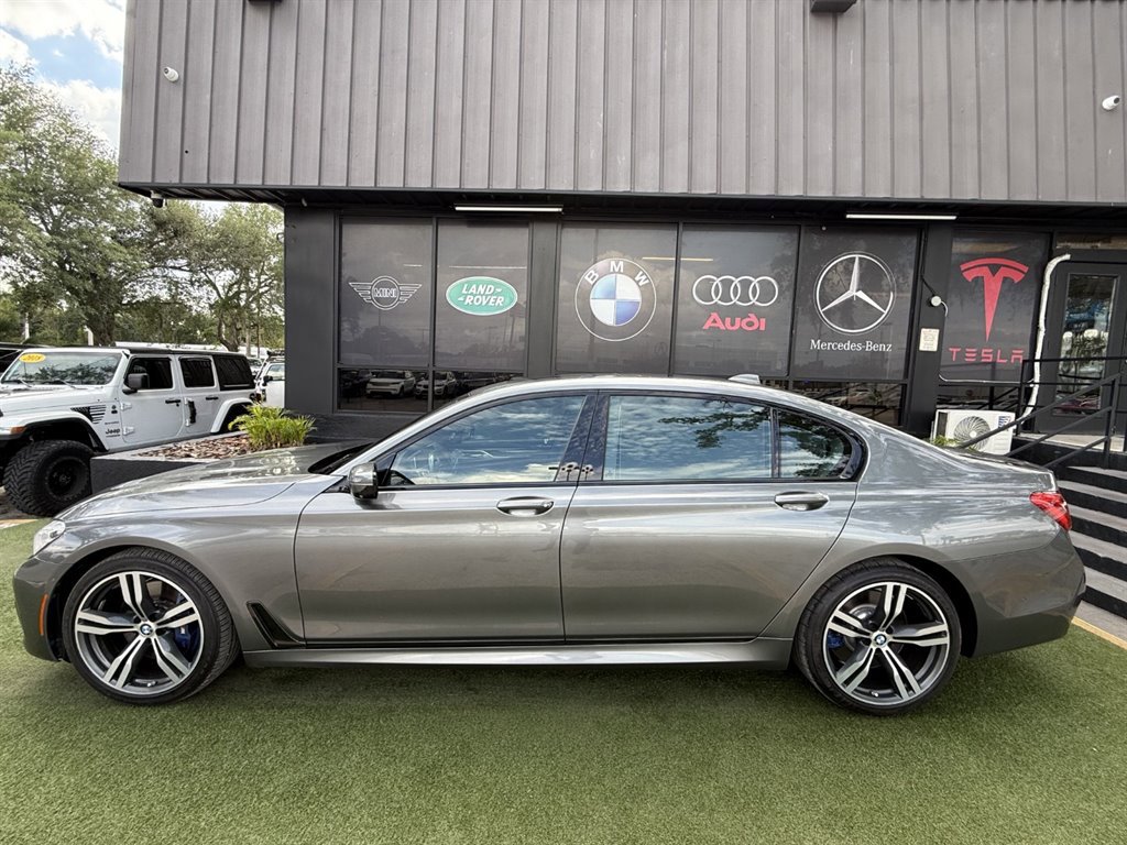 Used 2019 BMW 750i w/ Executive Package RWD image 7