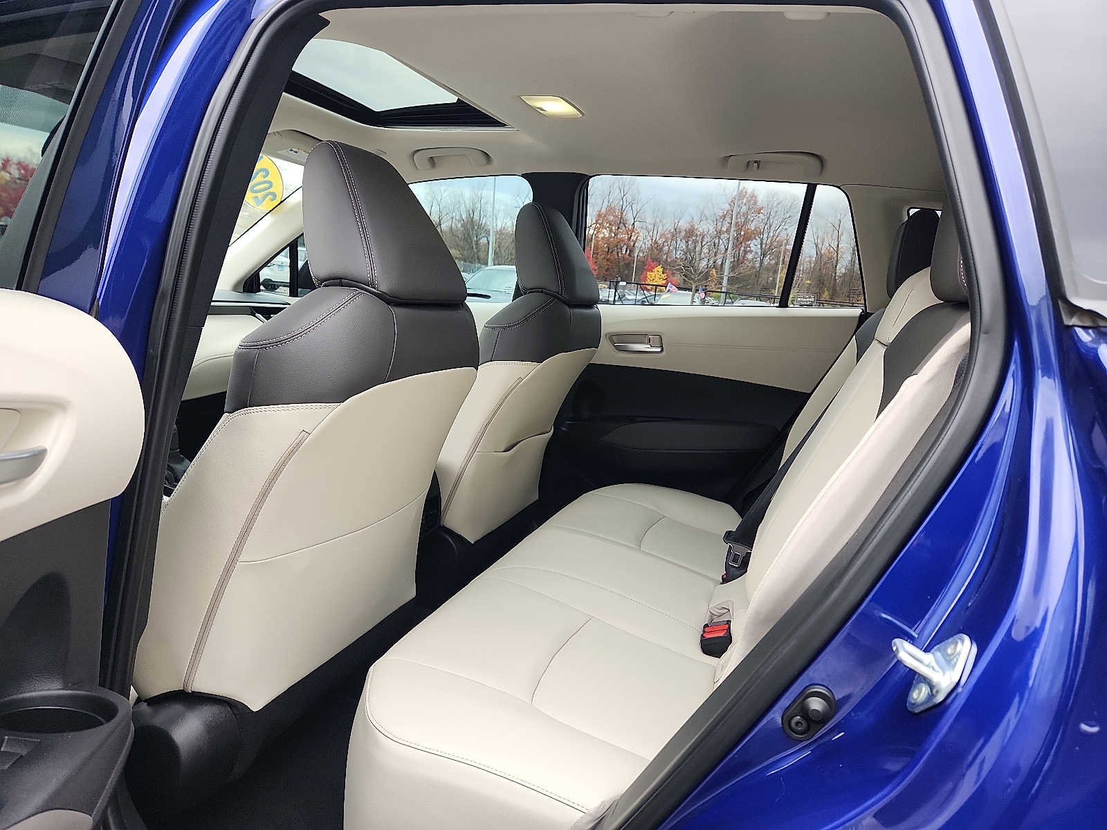 Used 2024 Toyota Corolla Cross XLE image 10