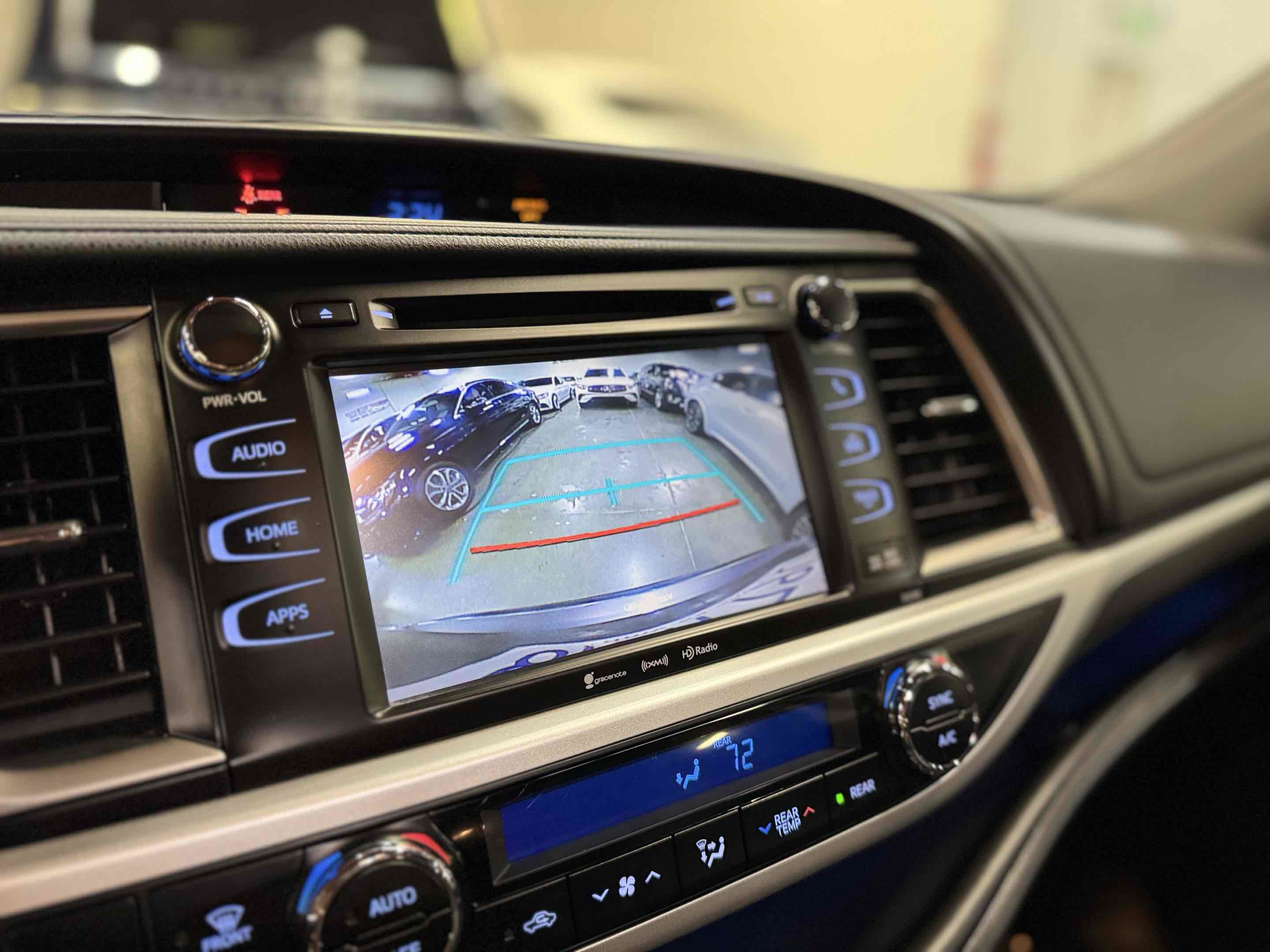 Used 2019 Toyota Highlander XLE image 9