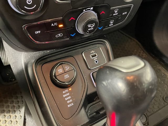 Used 2017 Jeep Compass Trailhawk w/ Navigation Group image 8