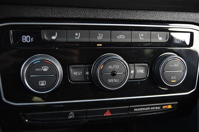 Used 2021 Volkswagen Atlas SEL Premium image 16