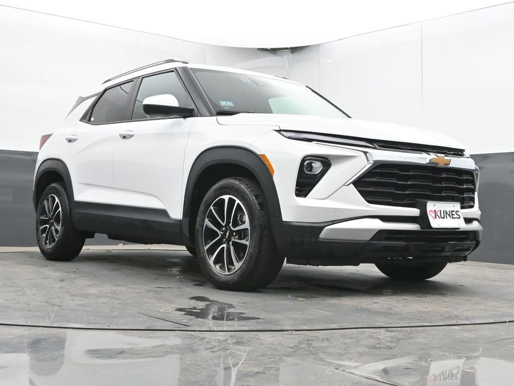 Used 2025 Chevrolet TrailBlazer LT FWD image 45
