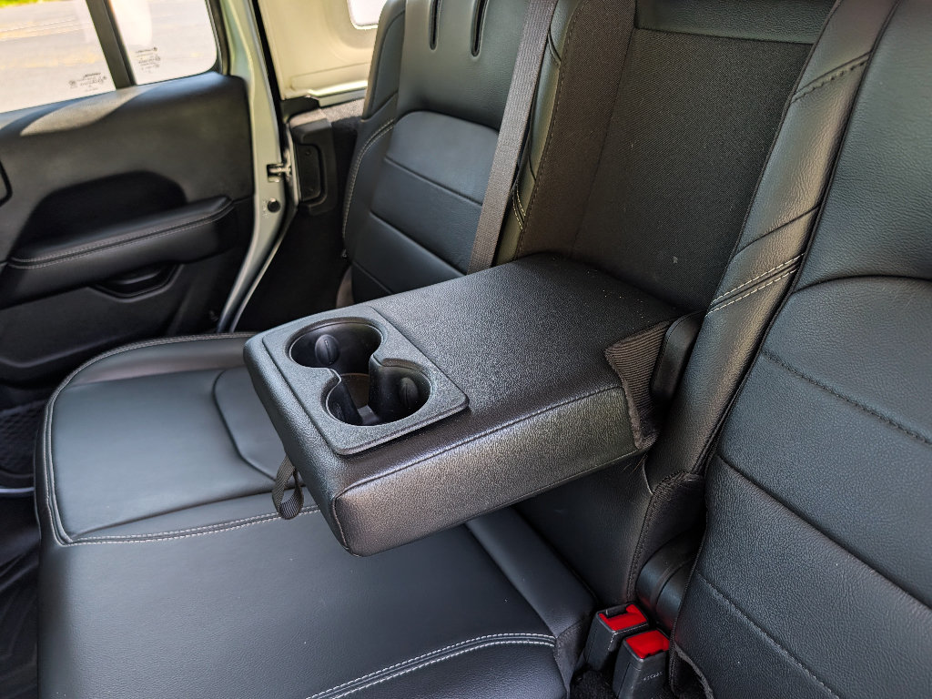 Used 2023 Jeep Wrangler Unlimited Sahara w/ Cold Weather Group AWD/4WD image 19