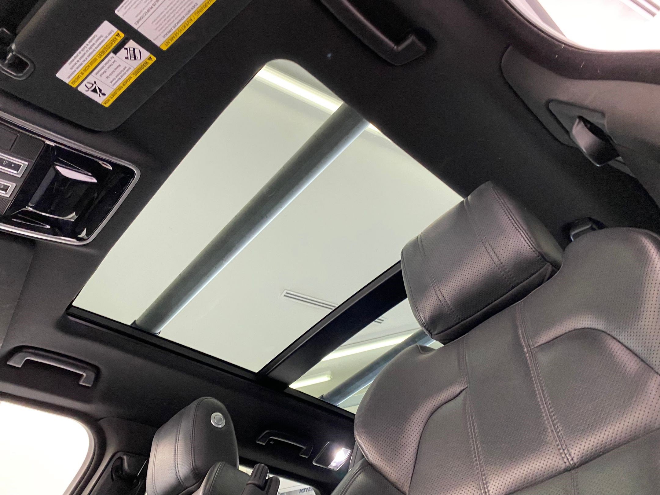 Used 2017 Land Rover Range Rover Sport HSE image 14