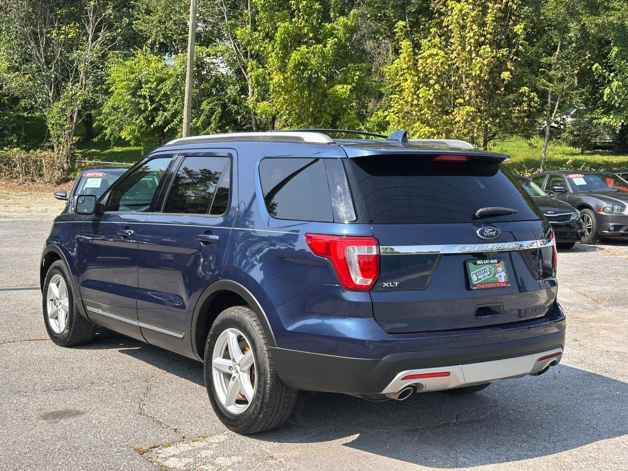 Used 2017 Ford Explorer XLT FWD image 7