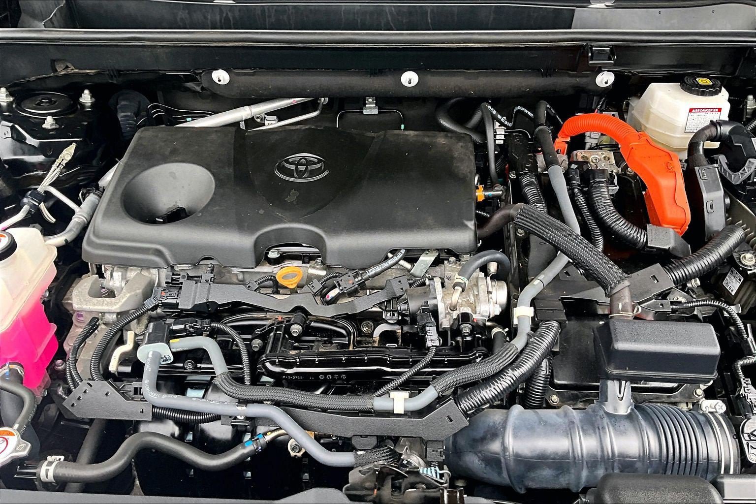 Used 2022 Toyota RAV4 LE AWD/4WD image 10