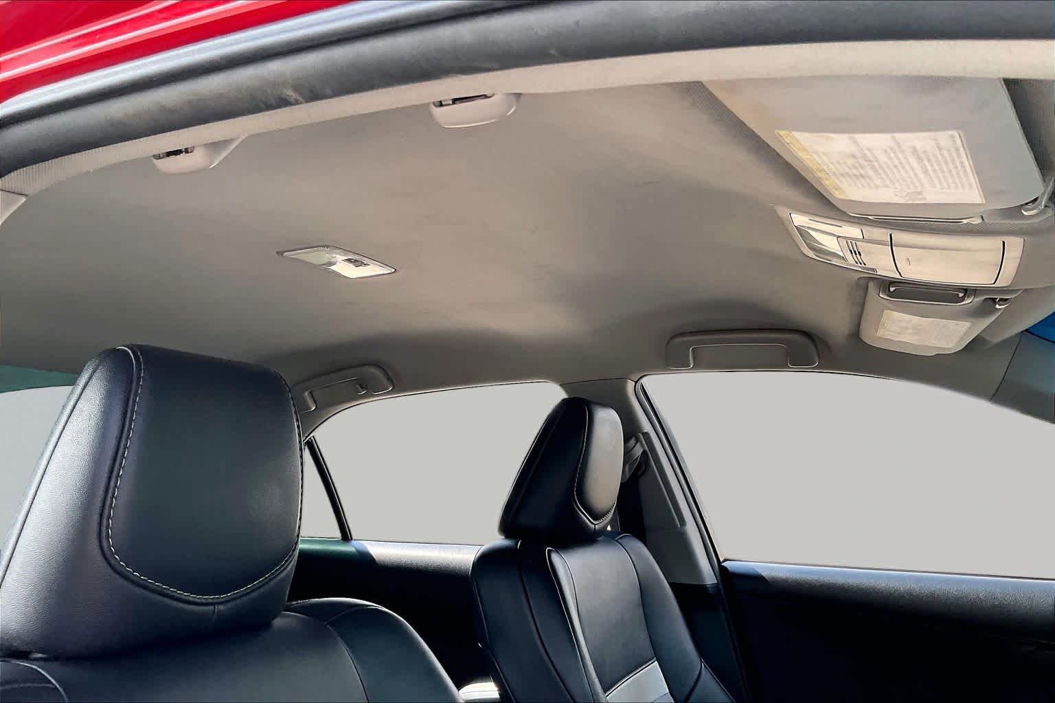 Used 2014 Toyota Camry SE FWD image 14