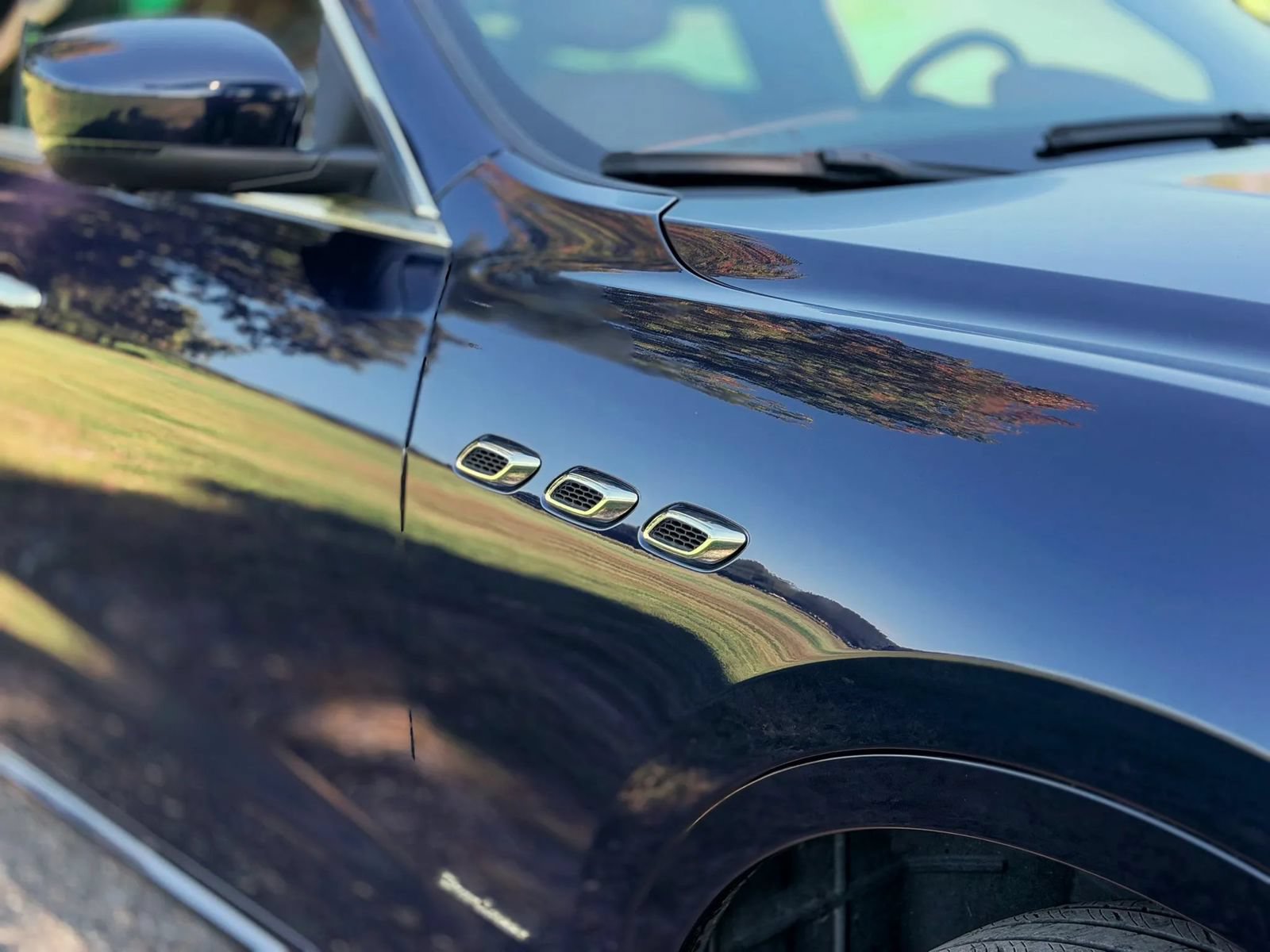 Used 2018 Maserati Levante GranLusso AWD/4WD image 27