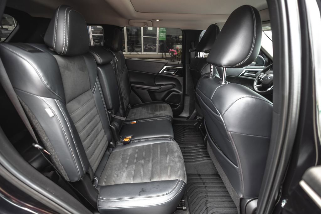 Used 2024 Mitsubishi Outlander SE AWD/4WD image 30