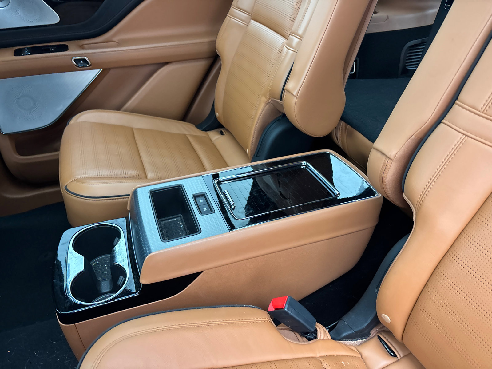 Used 2020 Lincoln Aviator Black Label w/ Dynamic Handling Package AWD/4WD image 32