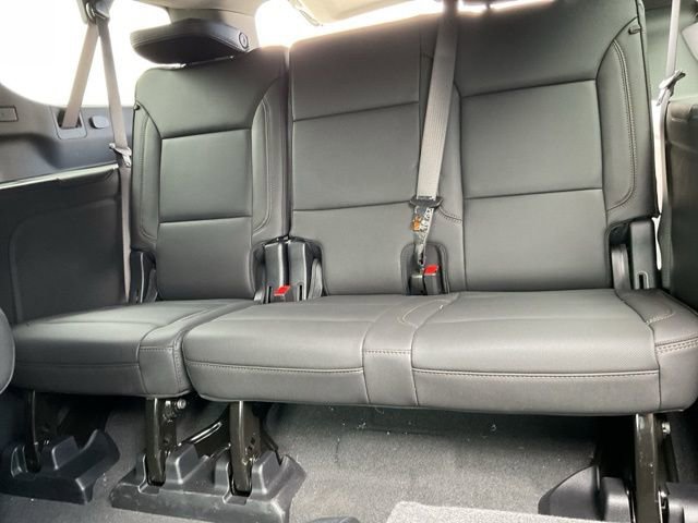 New 2025 Chevrolet Suburban High Country image 15