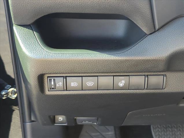 Used 2023 Toyota RAV4 SE image 14