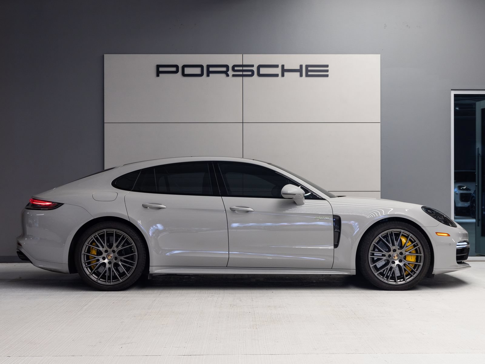Certified 2022 Porsche Panamera Turbo S AWD/4WD image 8