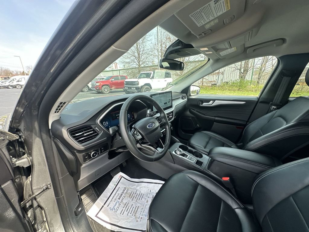 Used 2025 Ford Escape Platinum AWD/4WD image 12