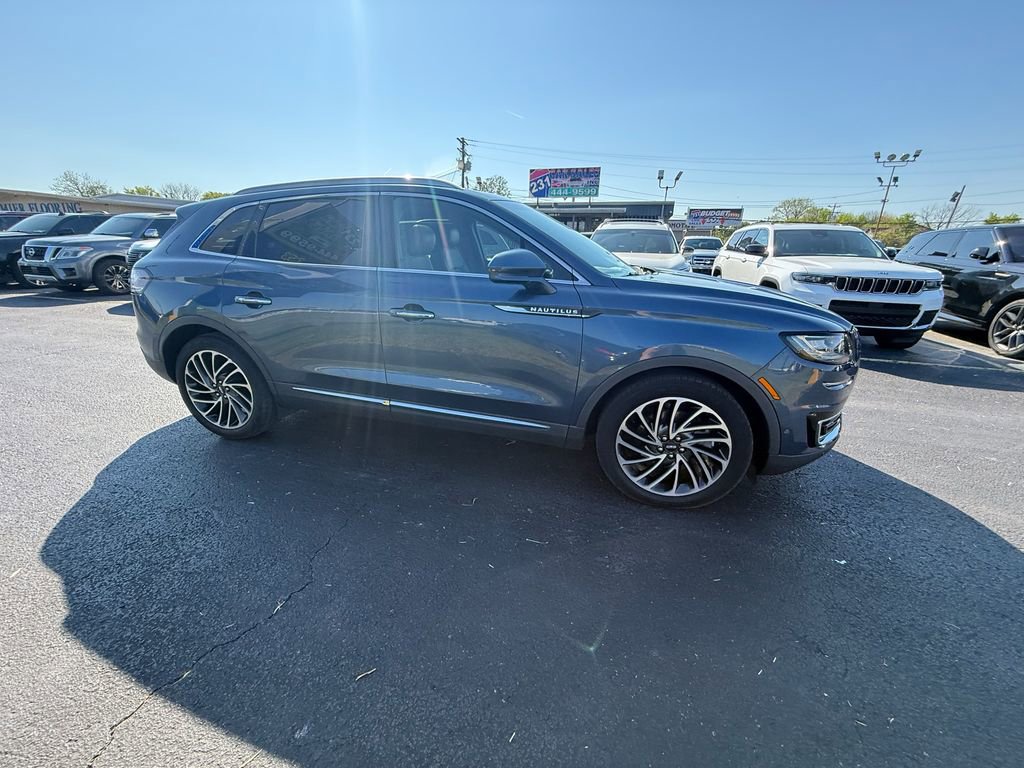 Used 2019 Lincoln Nautilus Reserve image 2