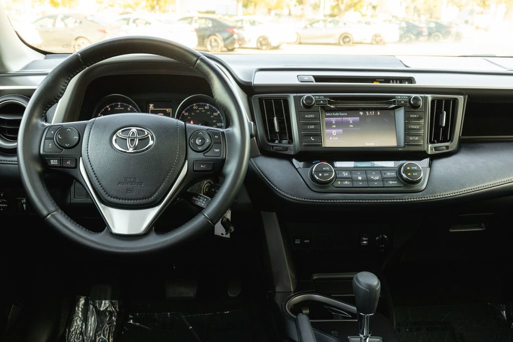Used 2018 Toyota RAV4 XLE w/ All Weather Liner Package FWD image 28