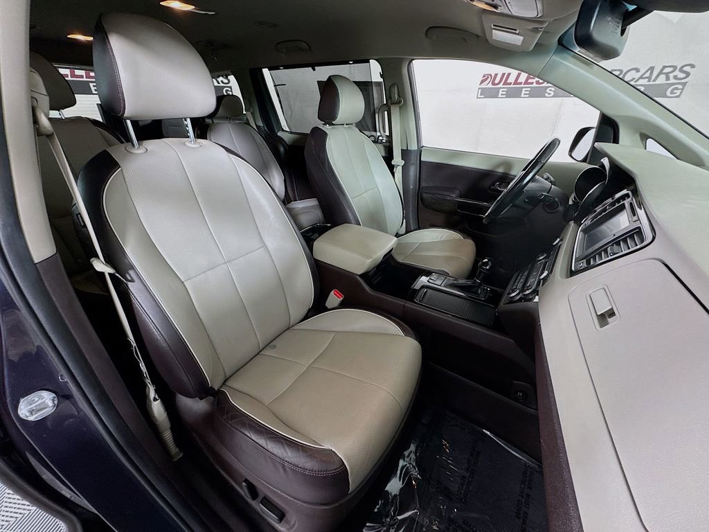 Used 2016 Kia Sedona SX Limited w/ Option Group 030 image 29