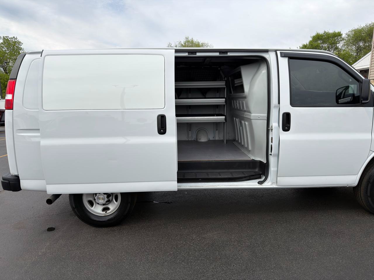Used 2022 Chevrolet Express 2500 w/ Safety Package RWD image 26