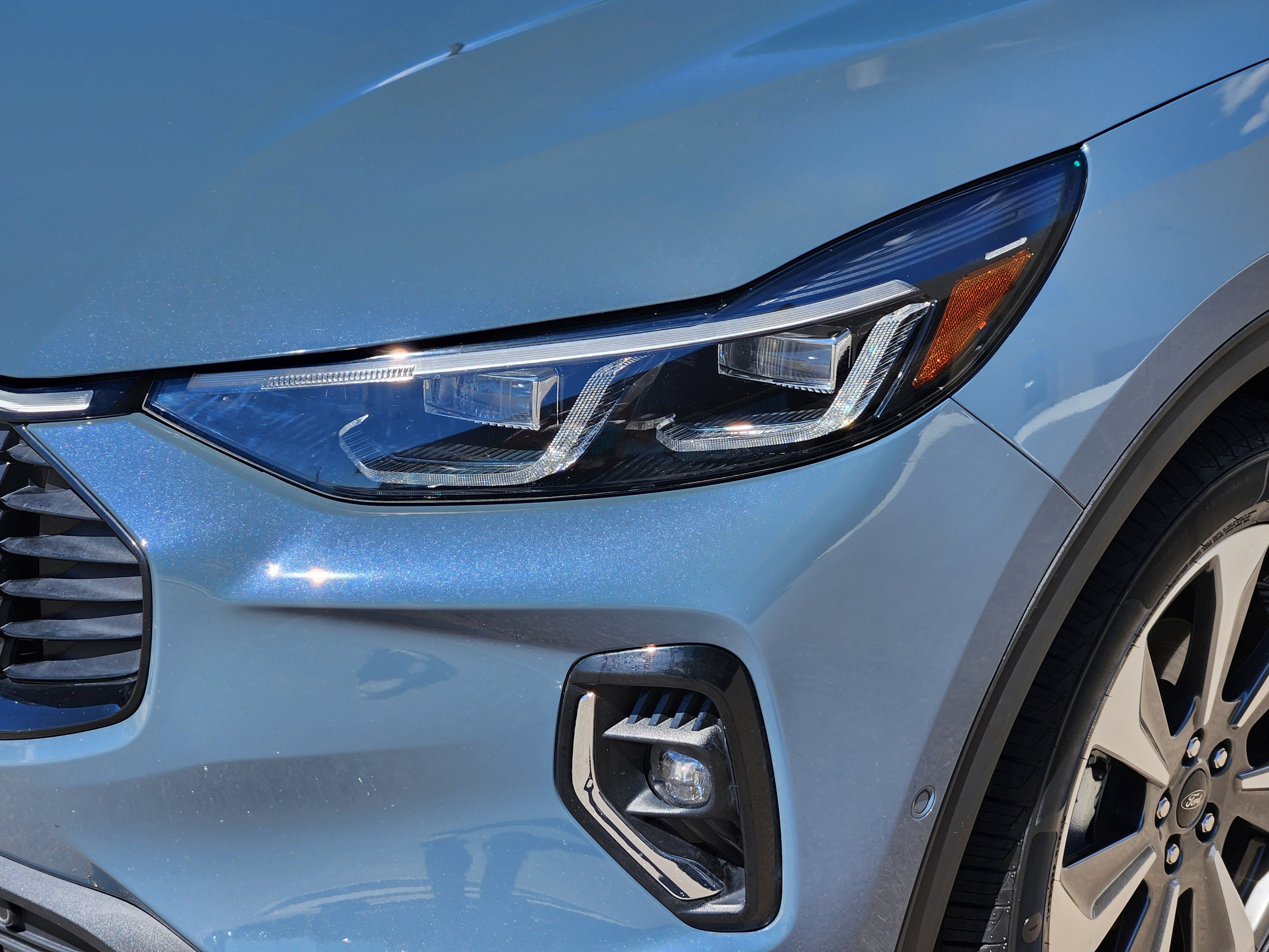 Used 2023 Ford Escape Platinum w/ Premium Technology Package image 7