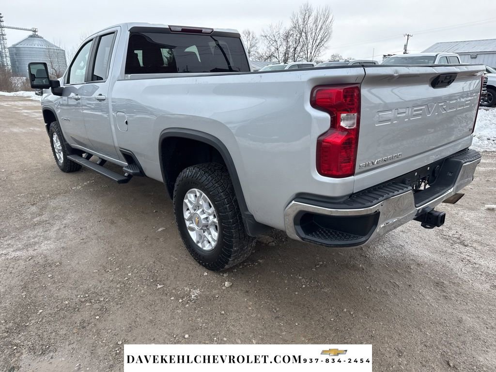 Used 2021 Chevrolet Silverado 2500 LT w/ Convenience Package image 3