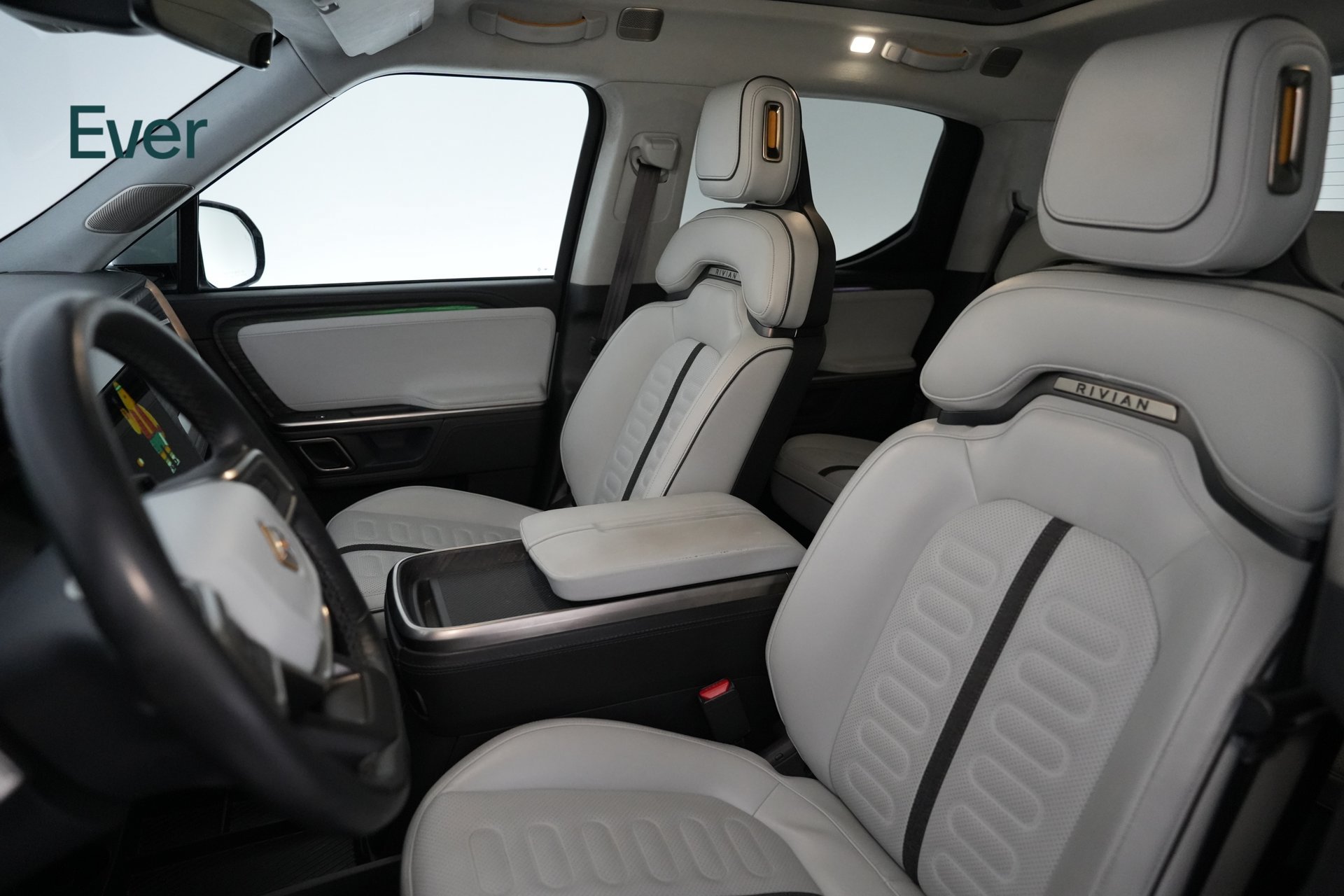 Used 2024 Rivian R1T Adventure Dual AWD/4WD image 4