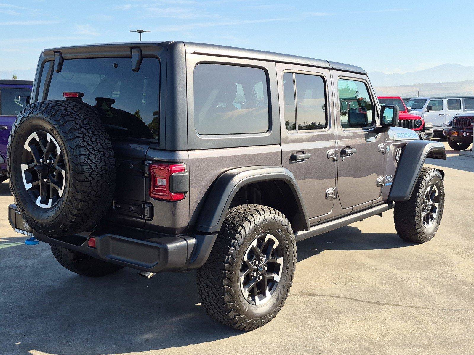 Certified 2025 Jeep Wrangler Unlimited Rubicon 4xe w/ Convenience Group AWD/4WD image 7