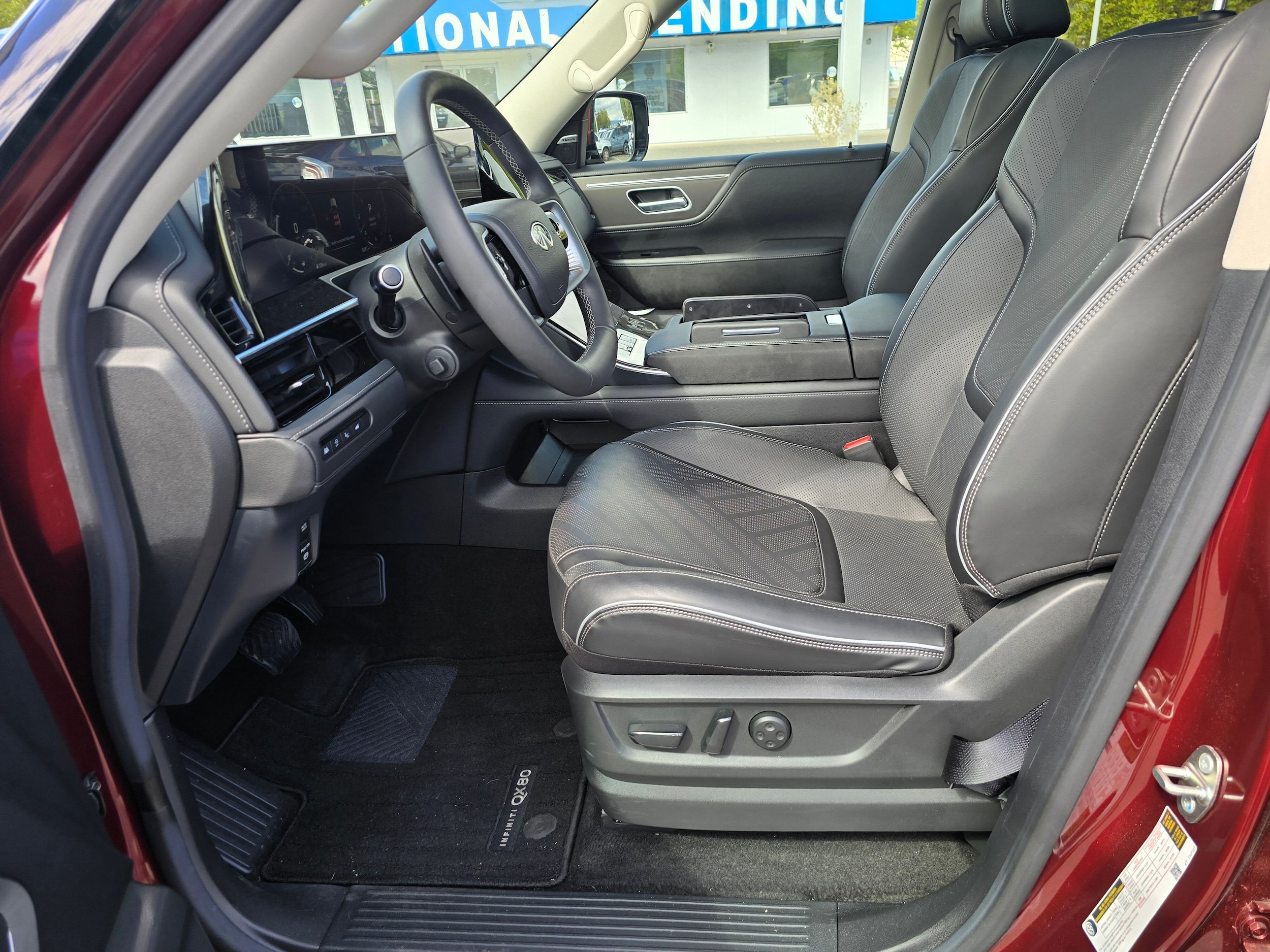 Used 2025 INFINITI QX80 Luxe AWD/4WD image 15