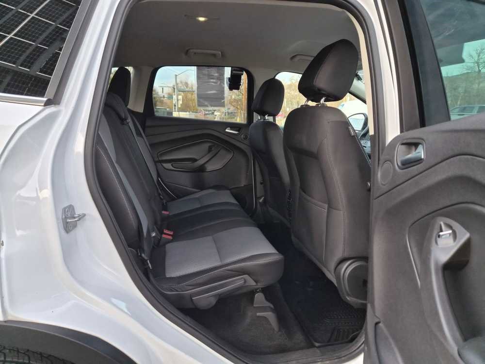 Used 2017 Ford Escape SE w/ Equipment Group 201A image 14