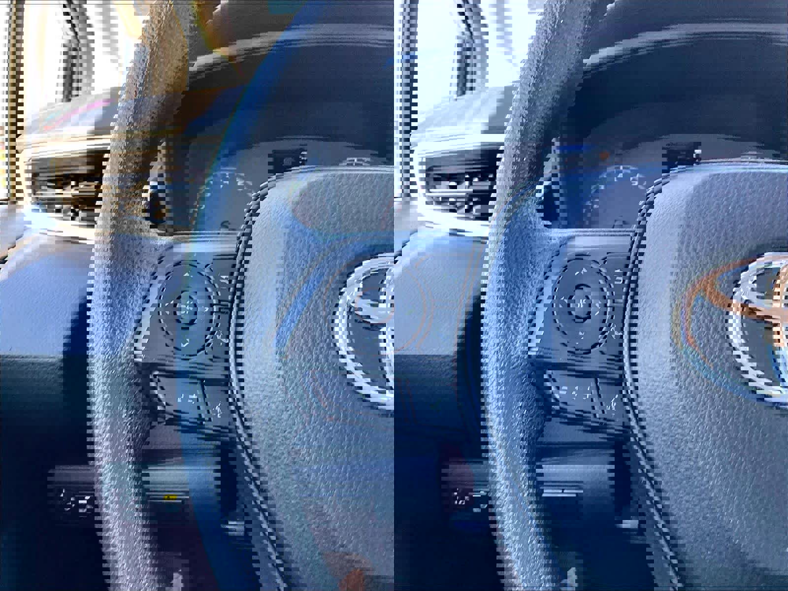 Used 2023 Toyota Corolla LE image 23