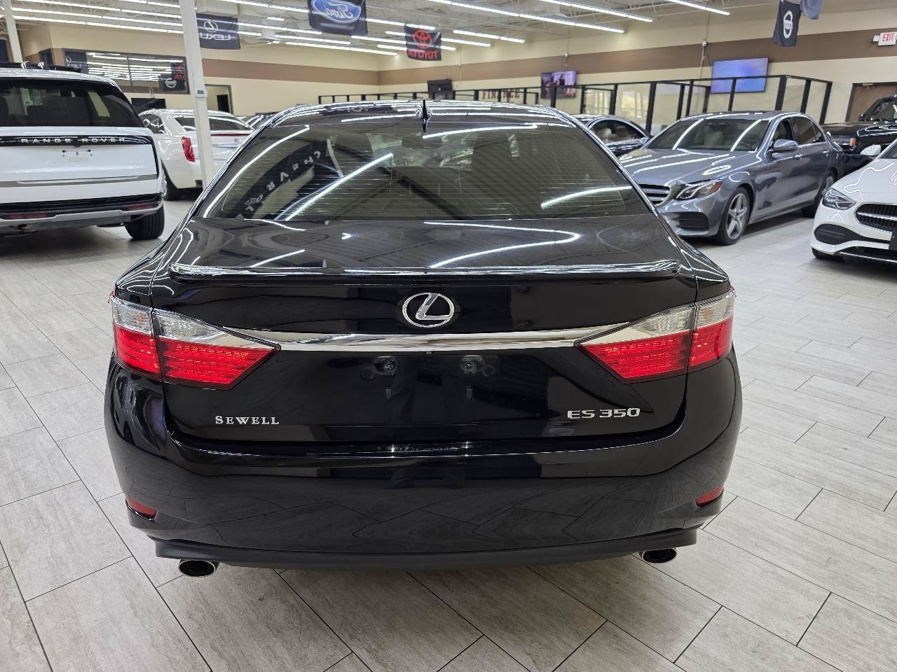 Used 2015 Lexus ES 350 w/ Luxury Package FWD image 7